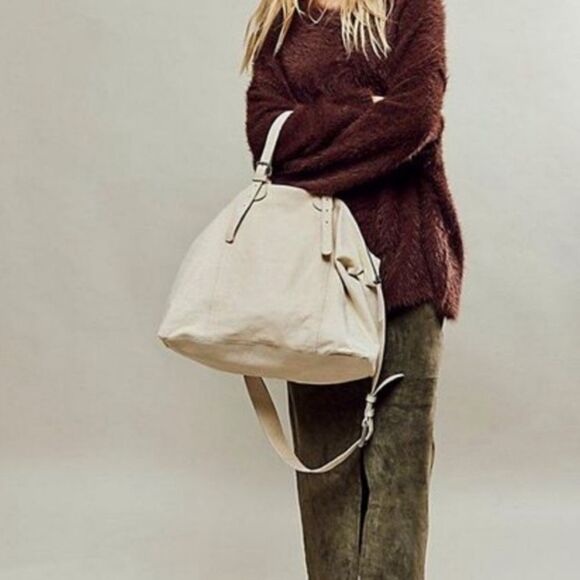 Free People Fuzzy Soft Oversized Harrison Bunny Sweater XS Brown New - Picture 1 of 11
